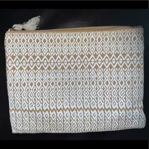Manaola clutch/wristlet